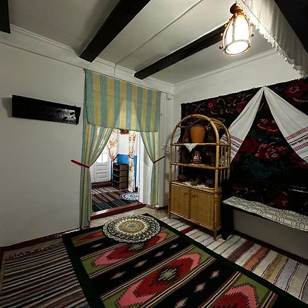 Bed and Breakfast La Madalina Selemet Екстер'єр фото