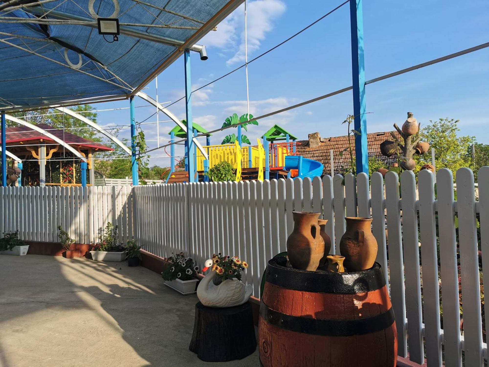 Bed and Breakfast La Madalina Selemet Екстер'єр фото