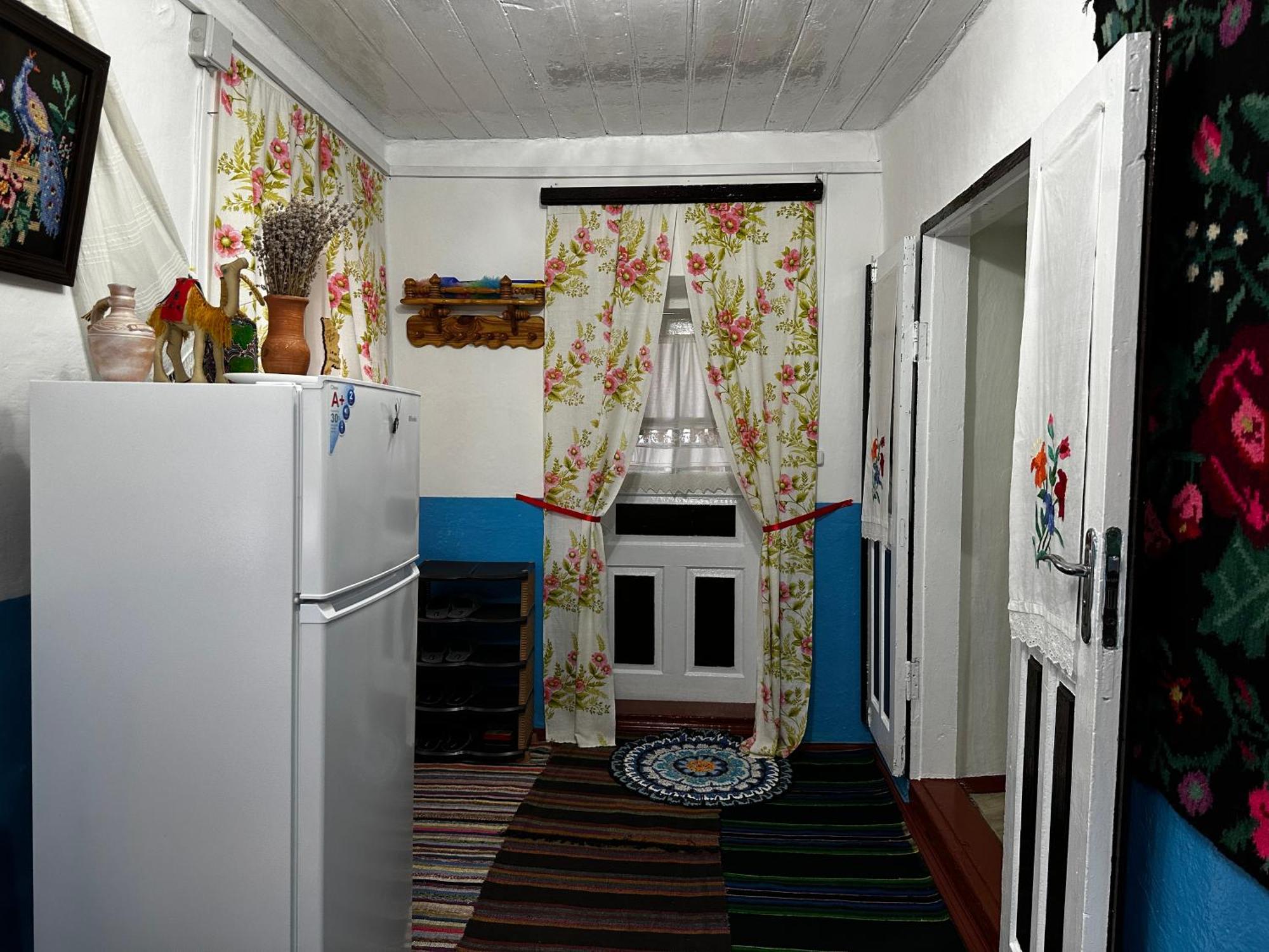 Bed and Breakfast La Madalina Selemet Екстер'єр фото