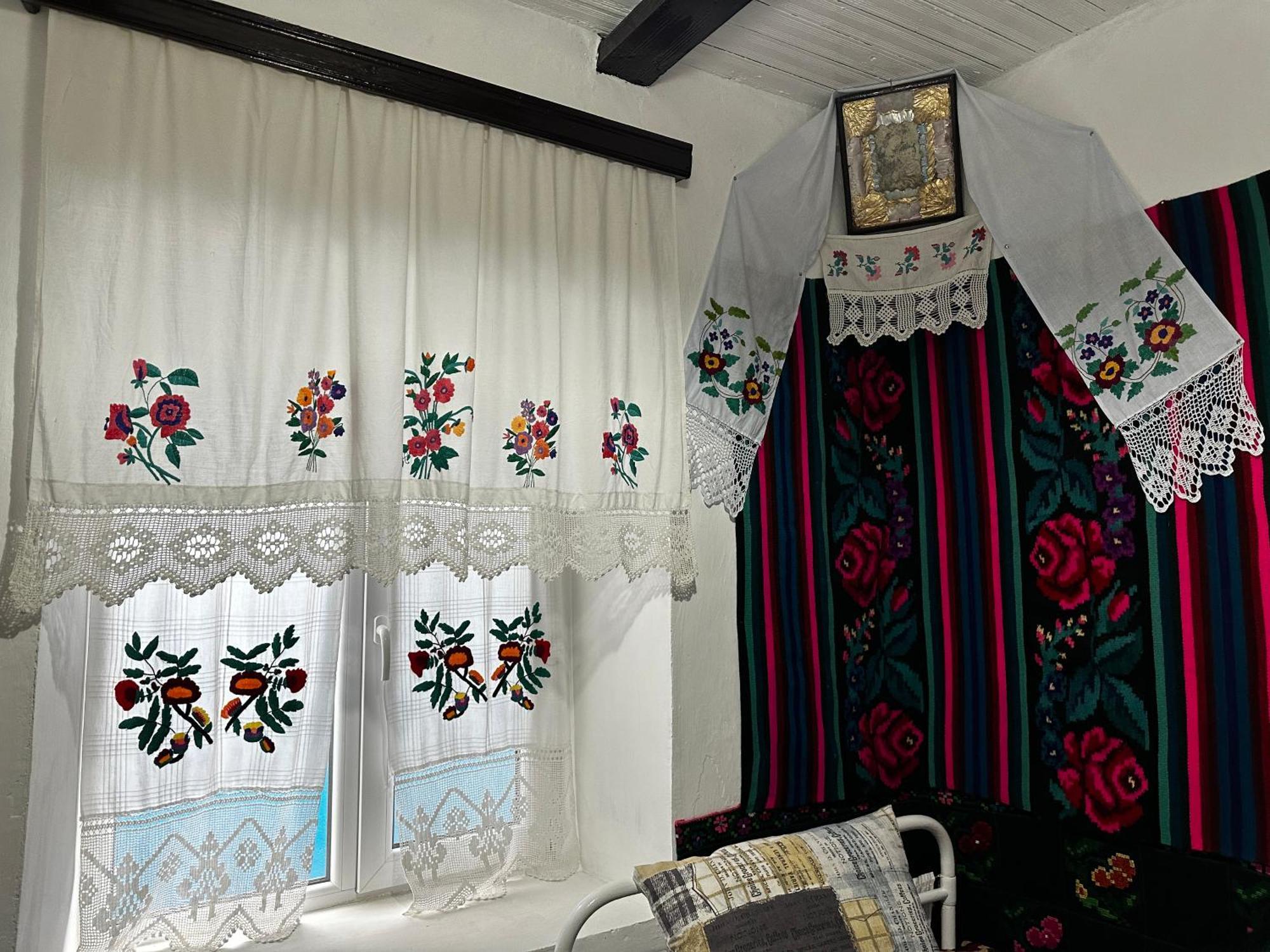 Bed and Breakfast La Madalina Selemet Екстер'єр фото