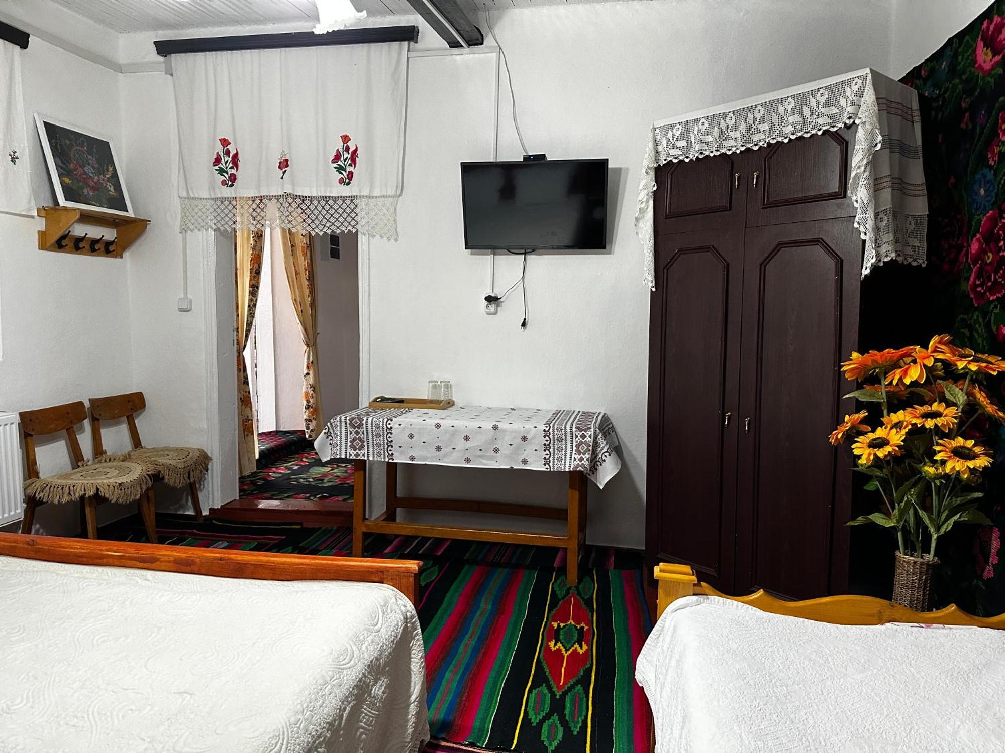 Bed and Breakfast La Madalina Selemet Екстер'єр фото
