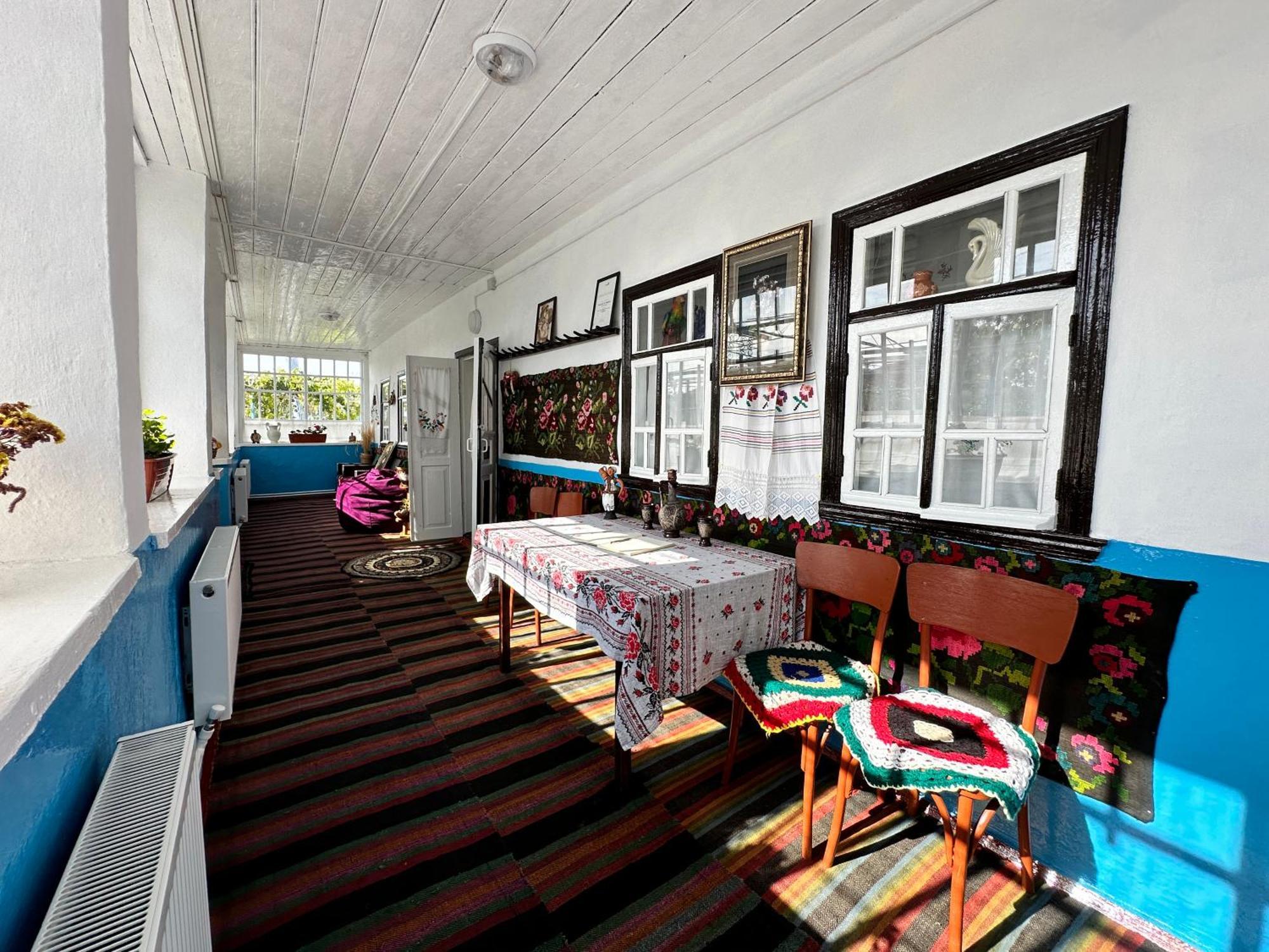 Bed and Breakfast La Madalina Selemet Екстер'єр фото