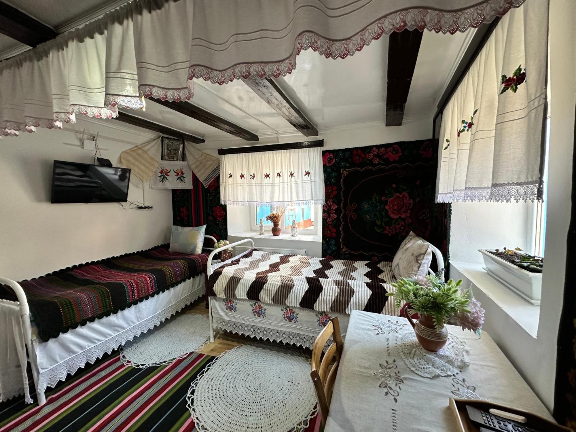 Bed and Breakfast La Madalina Selemet Екстер'єр фото